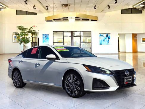 Certified 2023 Nissan Altima 2.5 SL AWD/4WD image 3