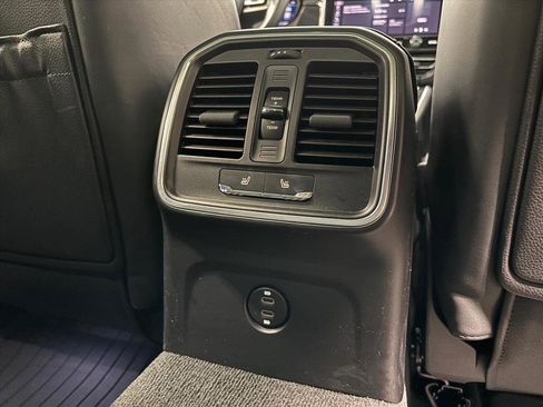 Used 2023 Porsche Macan GTS image 35