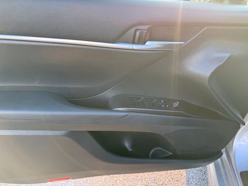 Used 2024 Toyota Camry SE image 10