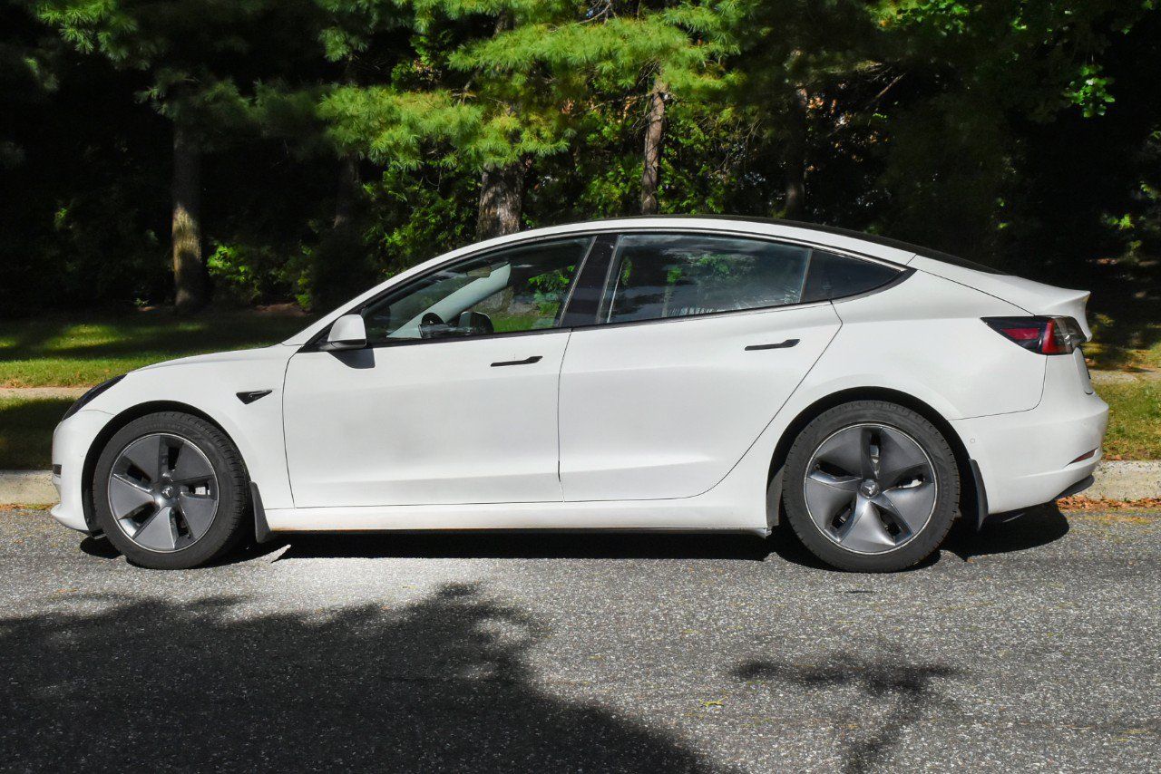 Used 2021 Tesla Model 3 Standard Range Plus RWD image 4