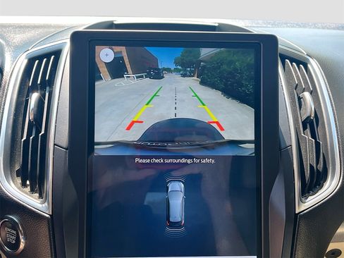 Used 2022 Ford Edge Titanium image 13