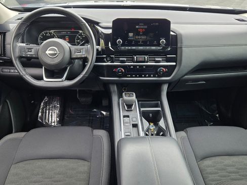 Used 2025 Nissan Pathfinder SV FWD image 21