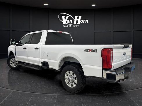 Used 2024 Ford F250 XLT image 3