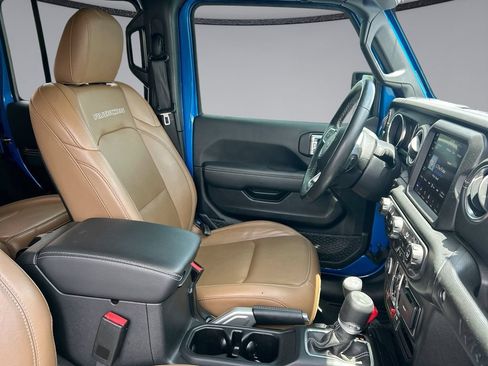Used 2022 Jeep Wrangler Unlimited Rubicon 4xe w/ Cold Weather Group AWD/4WD image 6