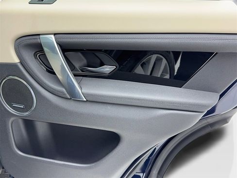 Used 2023 Land Rover Discovery Sport SE image 53