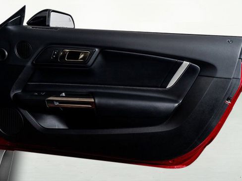 Used 2020 Ford Mustang Shelby GT500 w/ Technology Package image 29