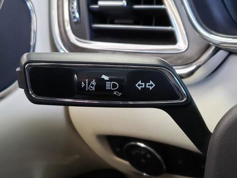 Used 2019 Lincoln Continental Select w/ Continental Climate Package image 21