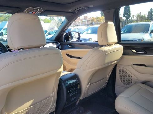 New 2025 Jeep Grand Cherokee L Limited w/ Black Appearance Package image 14