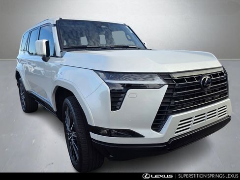 Used 2024 Lexus GX 550 w/ Accessory Package (Z1) image 2