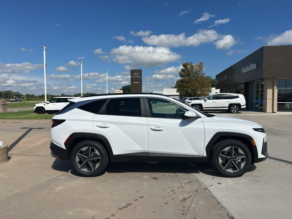New 2026 Hyundai Tucson SEL Plus FWD image 9