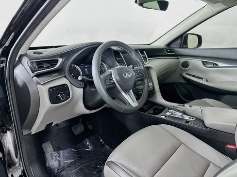 Used 2025 INFINITI QX50 Luxe AWD/4WD image 9