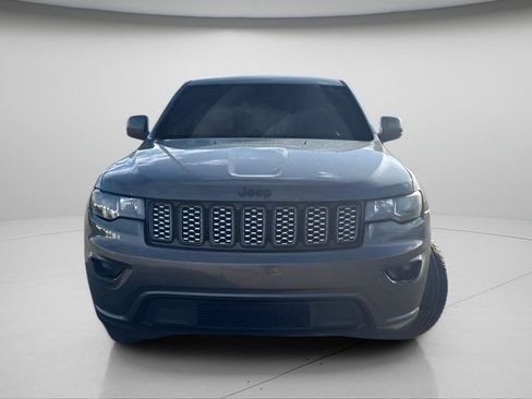 Used 2017 Jeep Grand Cherokee Altitude AWD/4WD image 12