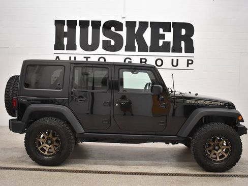 Used 2017 Jeep Wrangler Unlimited Rubicon w/ Cold Weather Group image 2