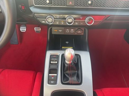 Used 2024 Honda Civic Type R image 11