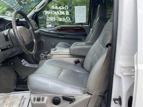 Used 2004 Ford F250 Lariat RWD image 10