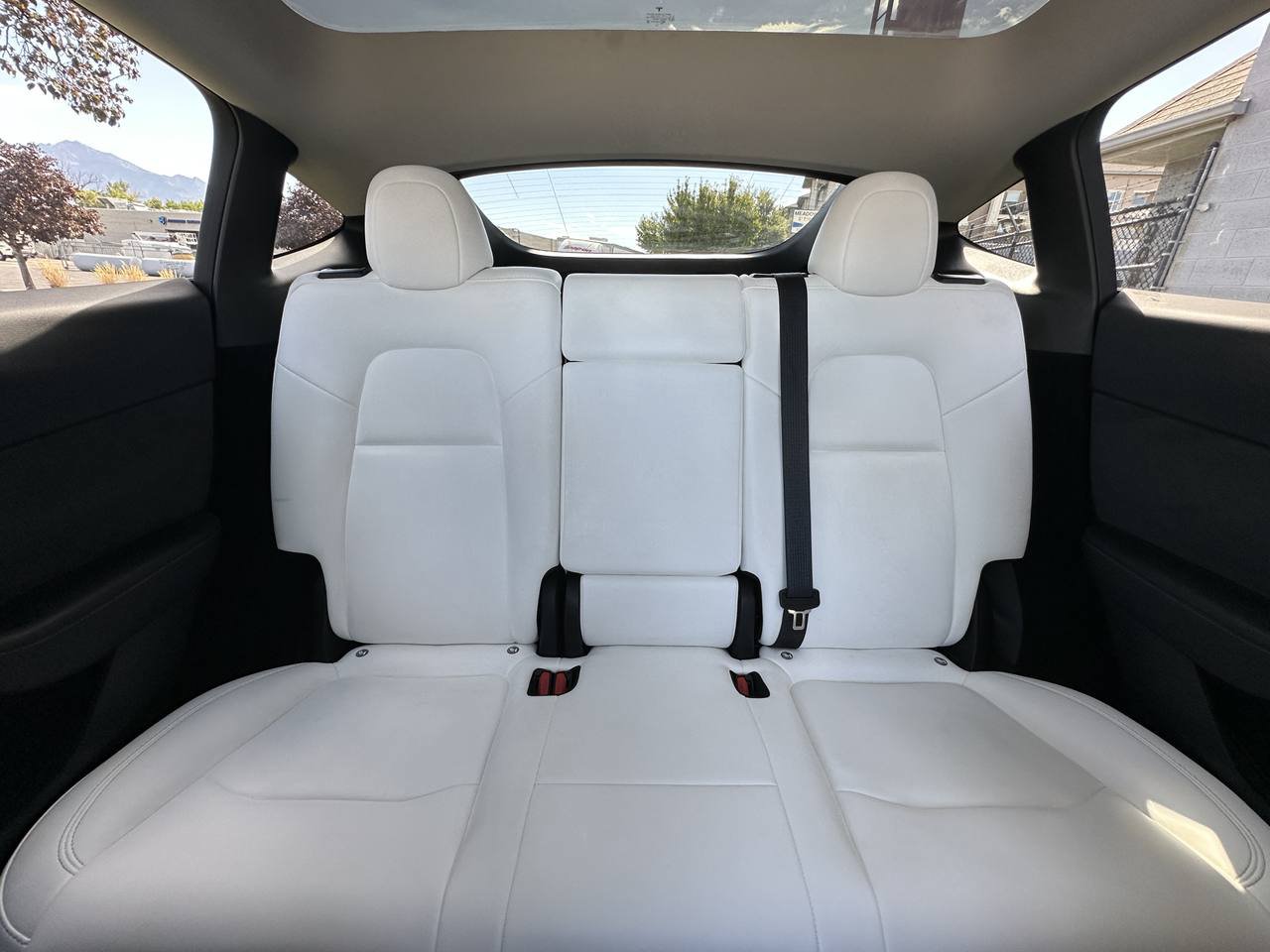 Used 2024 Tesla Model Y Long Range AWD/4WD image 42