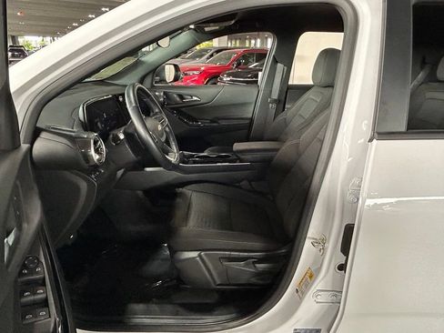 Used 2025 Chevrolet Equinox LT FWD image 15