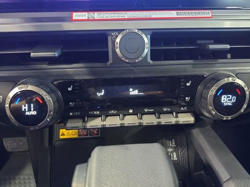 Used 2025 Toyota Tacoma TRD Off-Road w/ TRD Off Road Premium Package image 22