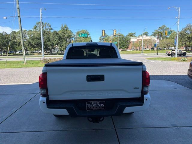 Used 2022 Toyota Tacoma SR5 RWD image 5