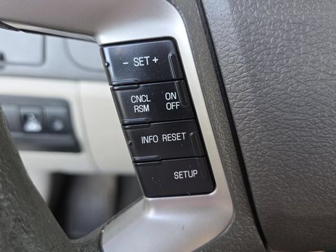 Used 2012 Ford Fusion SE FWD image 18