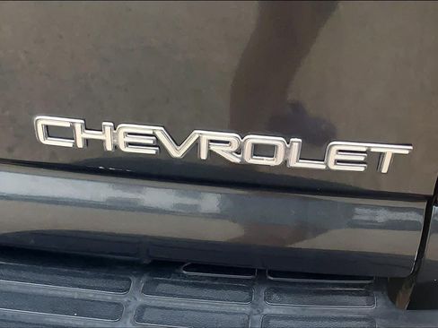 Used 2005 Chevrolet Tahoe LT w/ LT Preferred Equipment Group RWD image 9