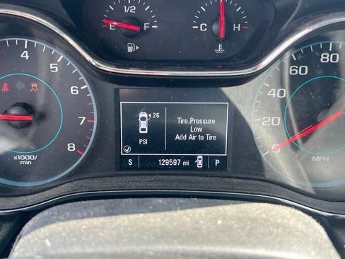 Used 2018 Chevrolet Cruze LT FWD image 15