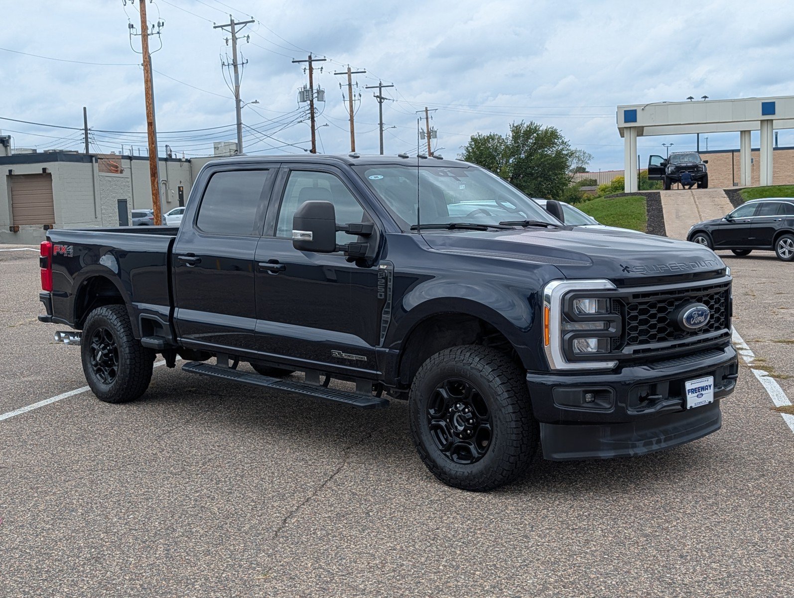 Used 2023 Ford F250 XLT w/ XLT Premium Package AWD/4WD image 3