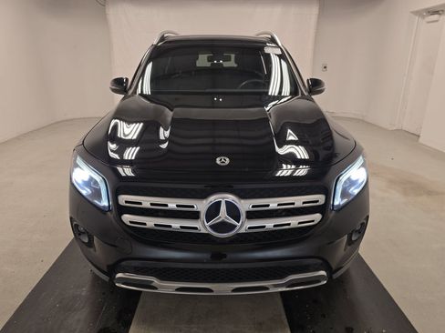 Used 2021 Mercedes-Benz GLB 250 w/ Premium Package image 2