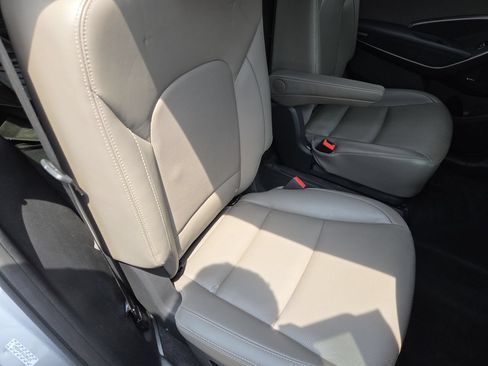 Used 2019 Hyundai Santa Fe XL FWD image 23