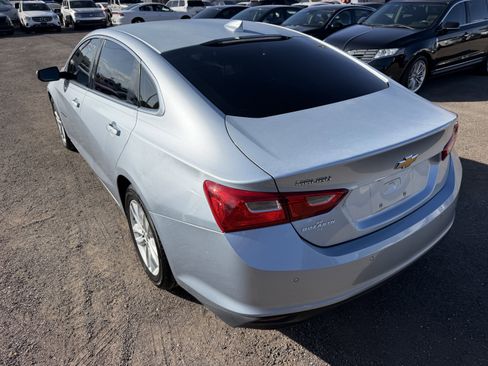 Used 2017 Chevrolet Malibu LT w/ Leather Package FWD image 7