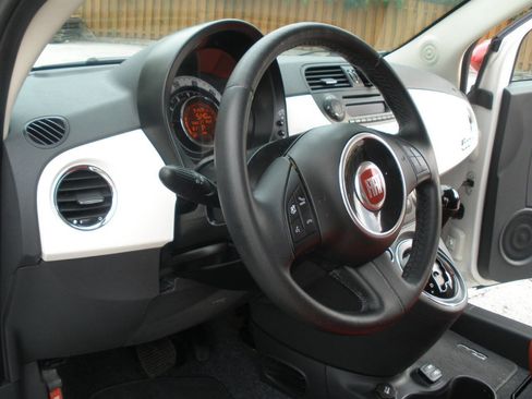 Used 2015 FIAT 500 Pop image 23