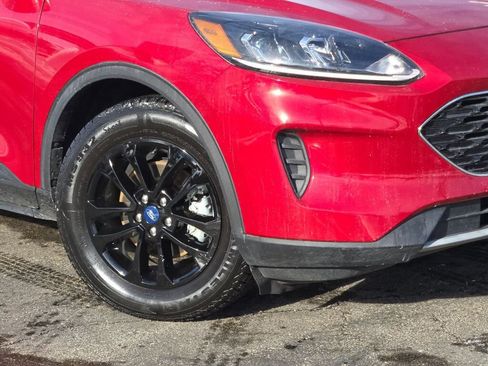Used 2020 Ford Escape SE image 3