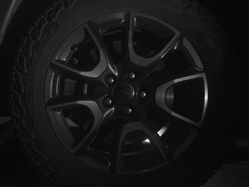 Used 2025 Jeep Compass Trailhawk image 12