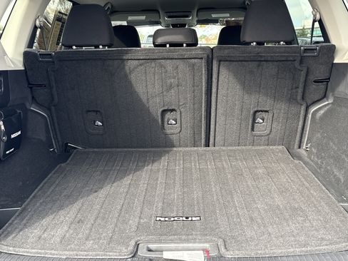 Used 2021 Nissan Rogue SV image 30