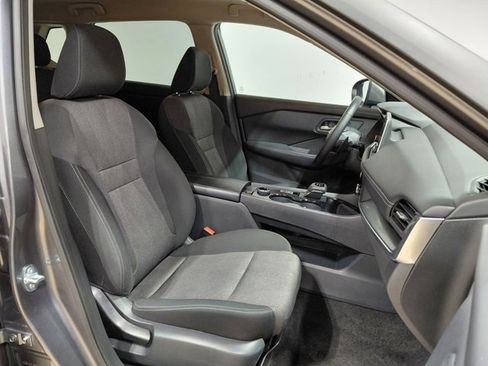 Used 2025 Nissan Rogue SV image 18