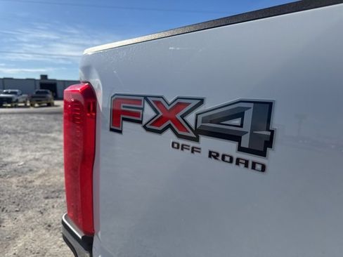 Used 2024 Ford F250 XLT w/ FX4 Off-Road Package image 11