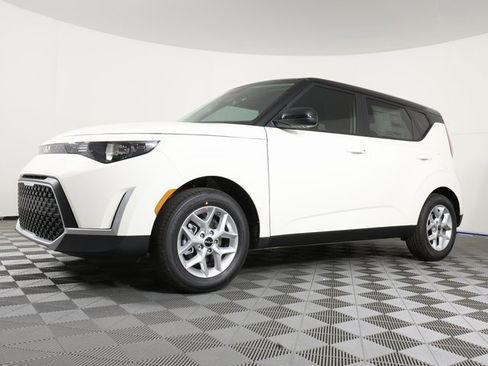 New 2025 Kia Soul S image 1