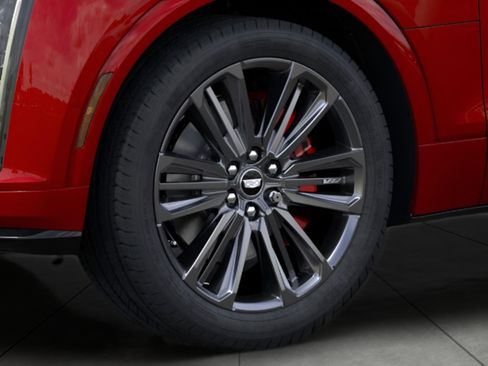 New 2026 Cadillac Lyriq V w/ LPO, Floor Liner Package AWD/4WD image 9
