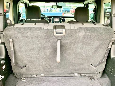 Used 2018 Jeep Wrangler Sport AWD/4WD image 17