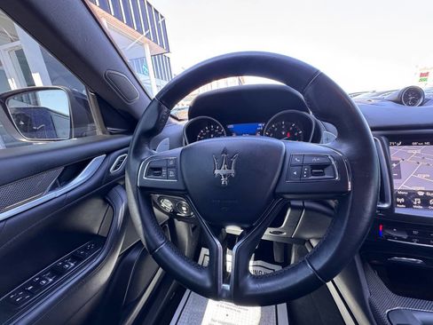 Used 2019 Maserati Levante image 22