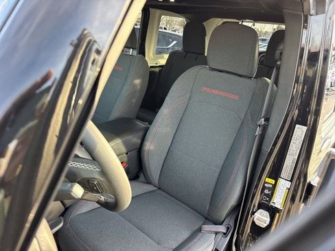 Used 2025 Jeep Wrangler Rubicon image 19