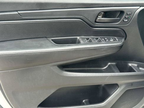 Certified 2024 Honda Odyssey Sport image 18