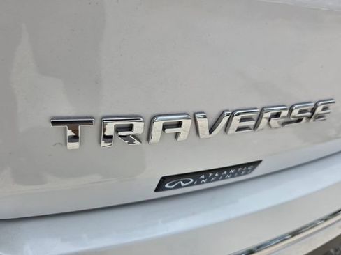Used 2023 Chevrolet Traverse Premier FWD image 18