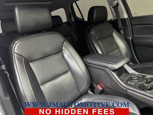 Used 2020 GMC Acadia SLT w/ Driver Alert Package II image 24