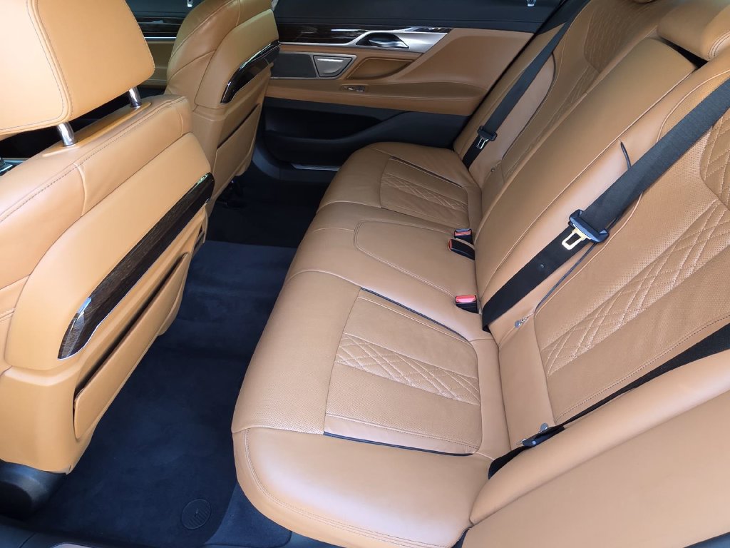 Used 2020 BMW 740i w/ Premium Package RWD image 10