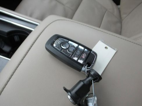 Used 2020 Lincoln Aviator Reserve w/ Equipment Group 201A image 35