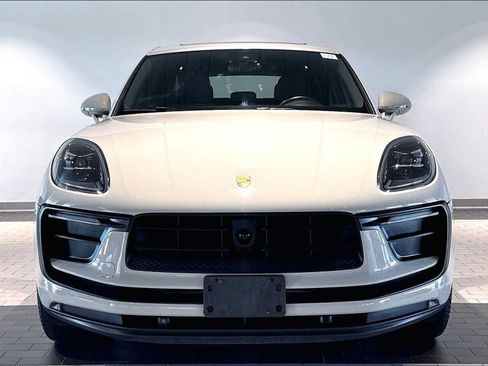 Used 2023 Porsche Macan AWD/4WD image 13