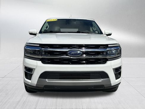 Used 2022 Ford Expedition Limited image 2