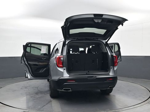 Used 2023 GMC Acadia SLE w/ Driver Convenience Package image 33