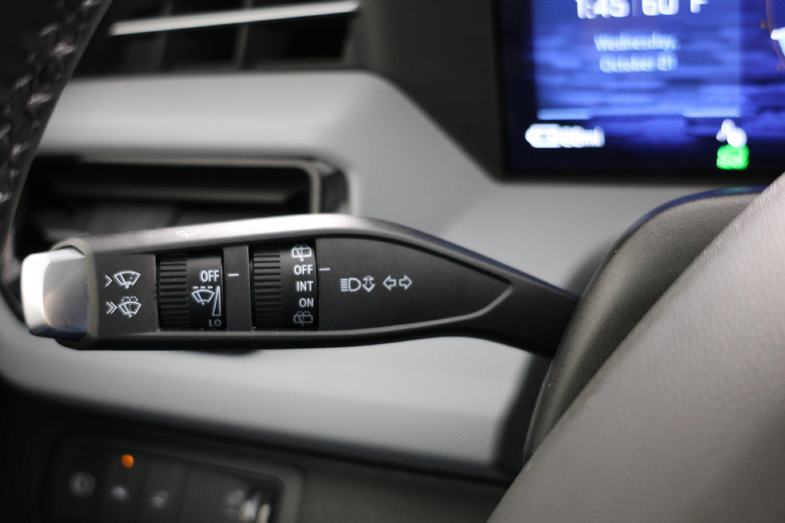 Used 2027 Chevrolet Bolt RS FWD image 24